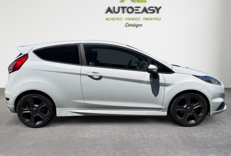 Ford Fiesta ST 1.6 EcoBoost 16V 182 cv
