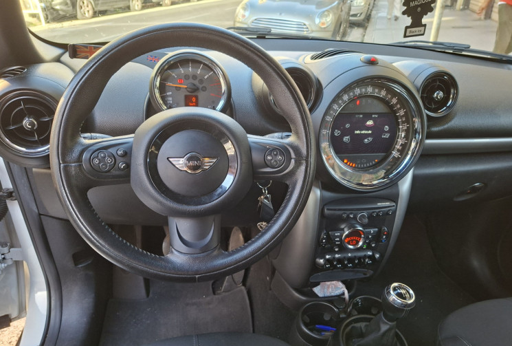 Mini Countryman COOPER 1.6i 122 CH BVM6