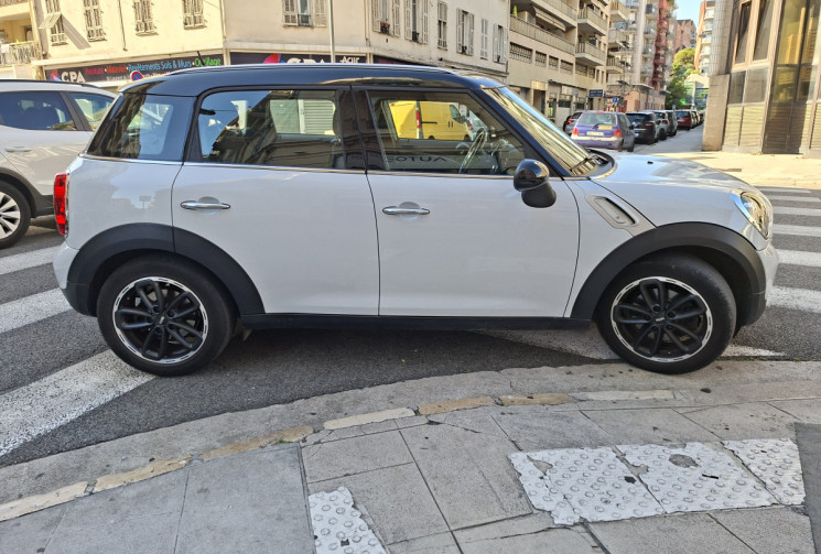 Mini Countryman COOPER 1.6i 122 CH BVM6