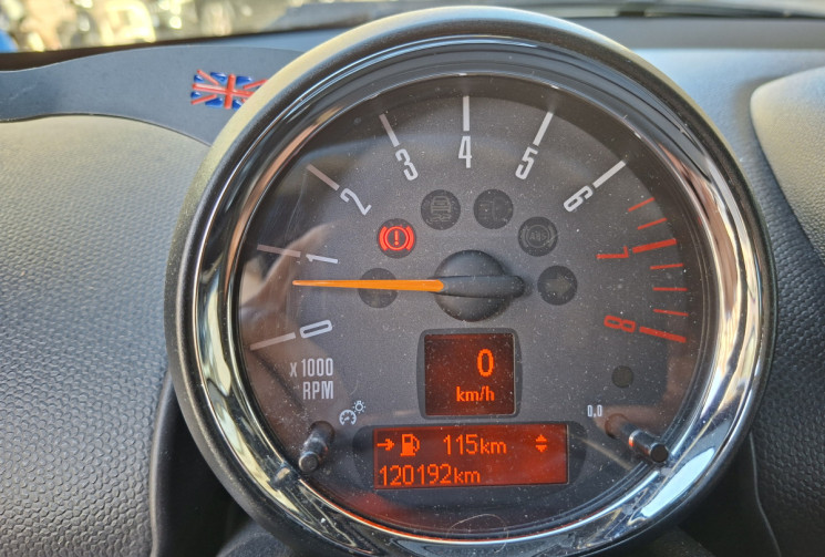 Mini Countryman COOPER 1.6i 122 CH BVM6