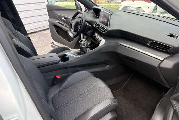 Peugeot 3008 1.2 puretech 130cv GT LINE