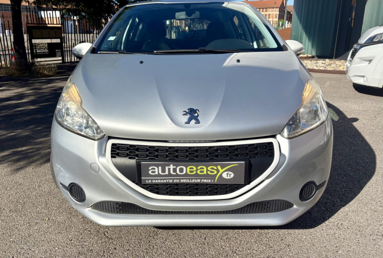 Peugeot 208 1.0 Vti 68cv LIKE 5p / Distribution récente /