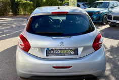 Peugeot 208 1.0 Vti 68cv LIKE 5p / Distribution récente /
