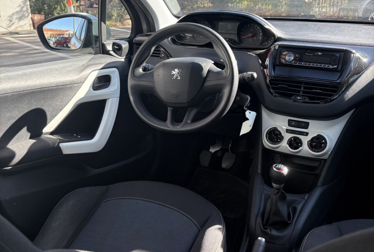 Peugeot 208 1.0 Vti 68cv LIKE 5p / Distribution récente /