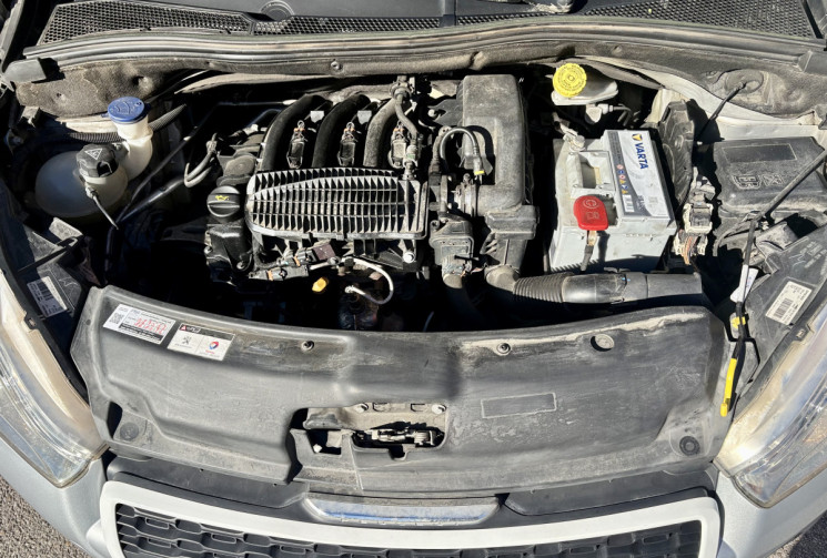 Peugeot 208 1.0 Vti 68cv LIKE 5p / Distribution récente /