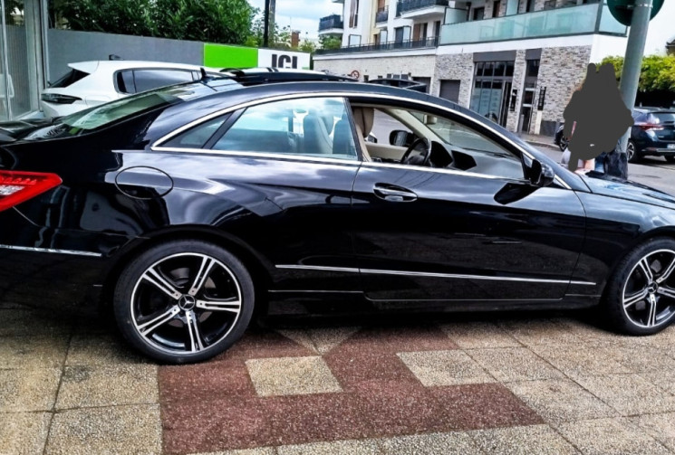 Mercedes Classe E Coupé 500 / 5.5 / V8 / SUIVI Mercedes /  7G-Tronic  / 388cv