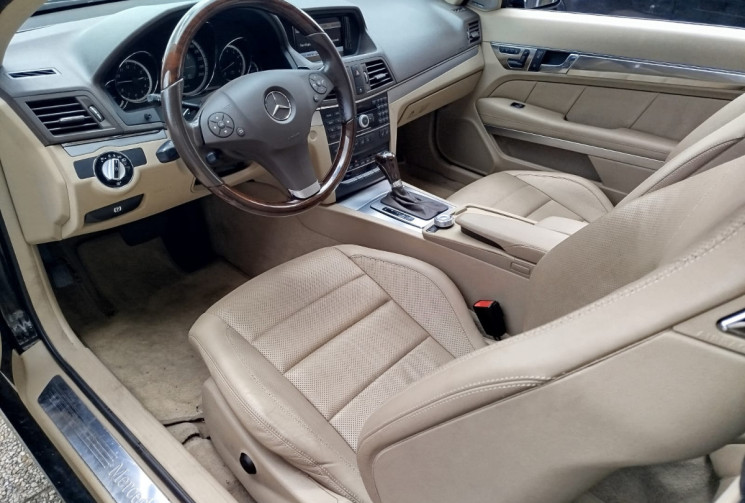 Mercedes Classe E Coupé 500 / 5.5 V8 7G-Tronic 388cv / SUIVI Mercedes
