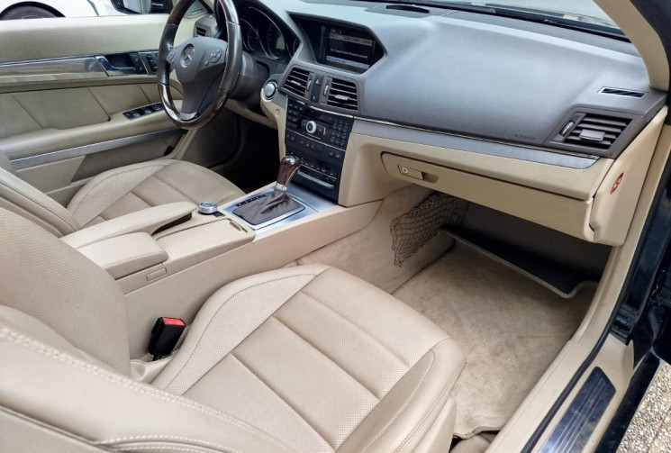 Mercedes Classe E Coupé 500 / 5.5 V8 7G-Tronic 388cv / SUIVI Mercedes