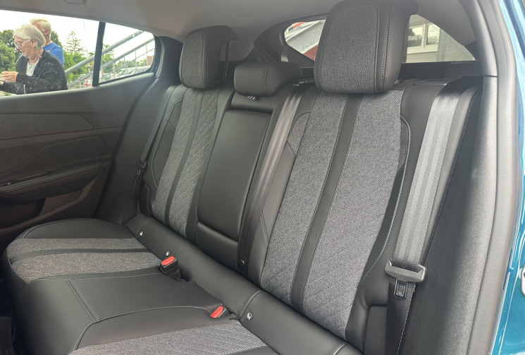 Peugeot 408 1.2 PureTech 130ch S&S Allure EAT8