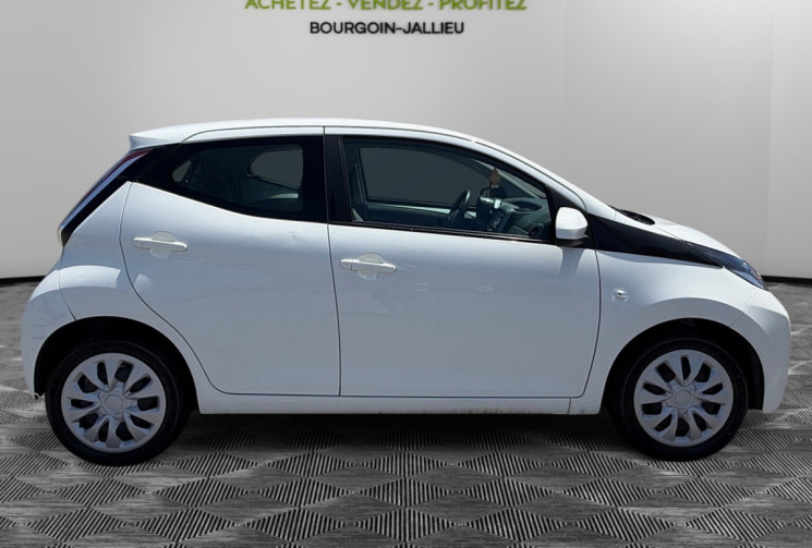 Toyota Aygo 1.0 / 69 CH / X-PLAY / CLIM