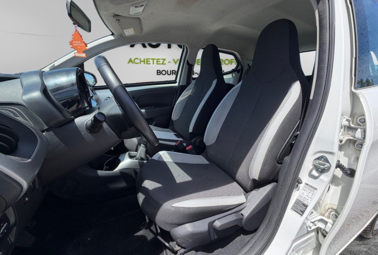 Toyota Aygo 1.0 / 69 CH / X-PLAY / CLIM