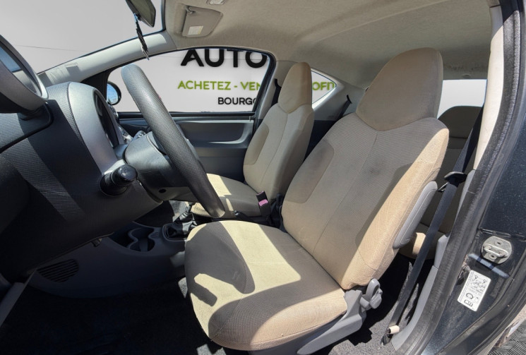 Peugeot 107 1.0 / 68 CH / TRENDY 