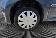 Peugeot 107 1.0 / 68 CH / TRENDY 