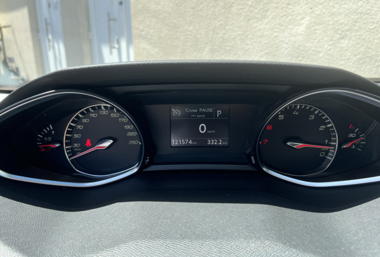 Peugeot 308 II (T9) 1.2 i 130 cv EAT6 Boîte auto ALLURE