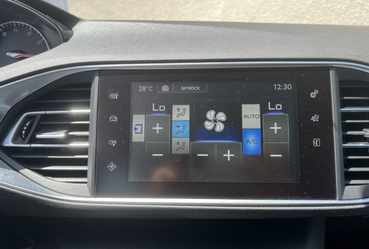 Peugeot 308 II (T9) 1.2 i 130 cv EAT6 Boîte auto ALLURE