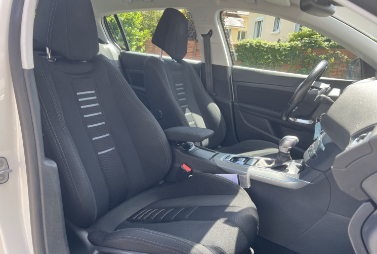 Peugeot 308 II (T9) 1.2 i 130 cv EAT6 Boîte auto ALLURE