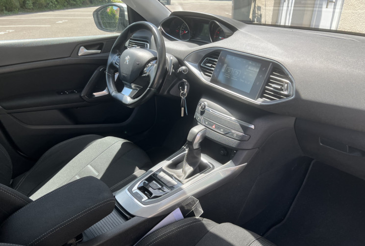 Peugeot 308 II (T9) 1.2 i 130 cv EAT6 Boîte auto ALLURE