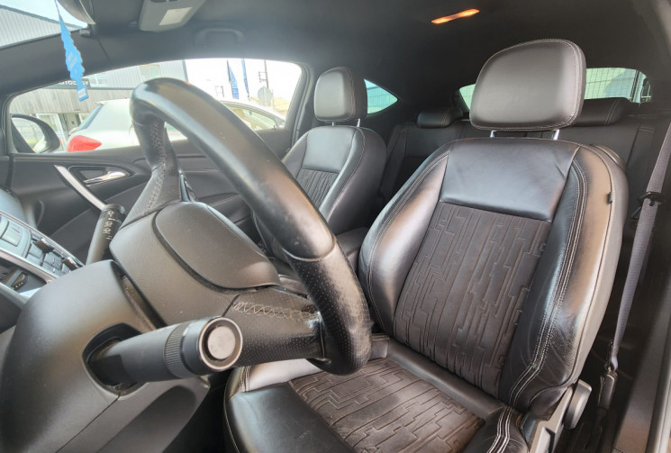 Opel Astra  J GTC 1.6 SIDI 170 CV / TRÉS BON ÉTAT / GARANTIE 12 MOIS