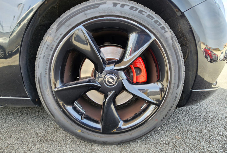 Opel Astra  J GTC 1.6 SIDI 170 CV / TRÉS BON ÉTAT / GARANTIE 12 MOIS