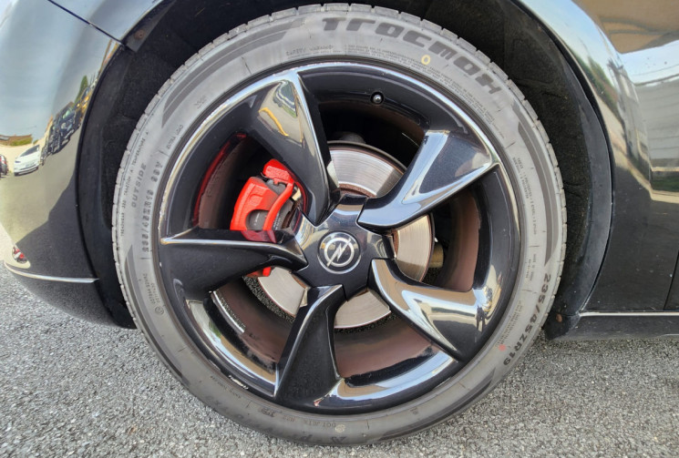 Opel Astra  J GTC 1.6 SIDI 170 CV / TRÉS BON ÉTAT / GARANTIE 12 MOIS