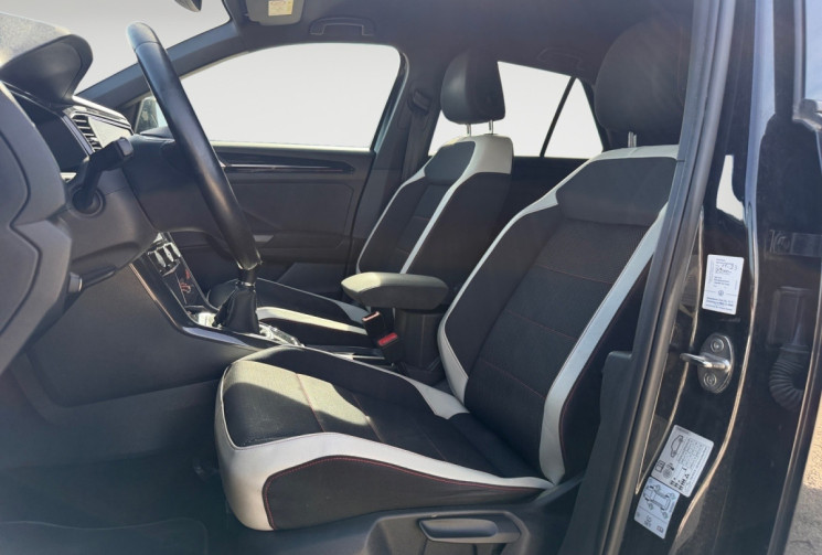Volkswagen T-Roc 1.5 TSI 150 FIRST EDITION BVM6 DIGITAL COCKPIT