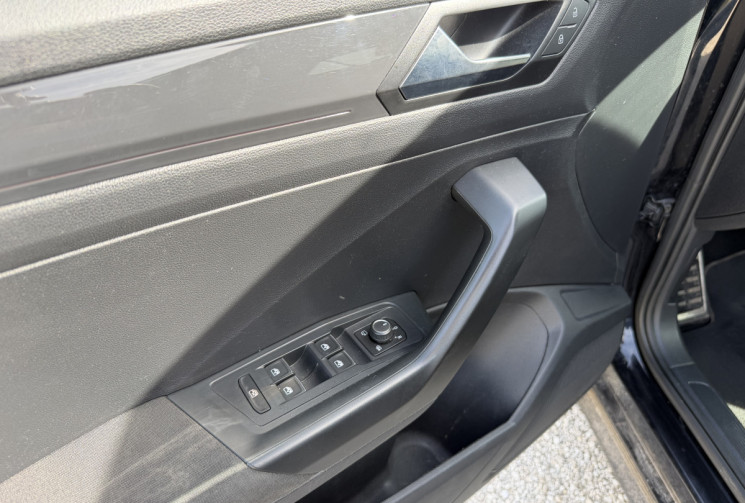 Volkswagen T-Roc 1.5 TSI 150 FIRST EDITION BVM6 DIGITAL COCKPIT
