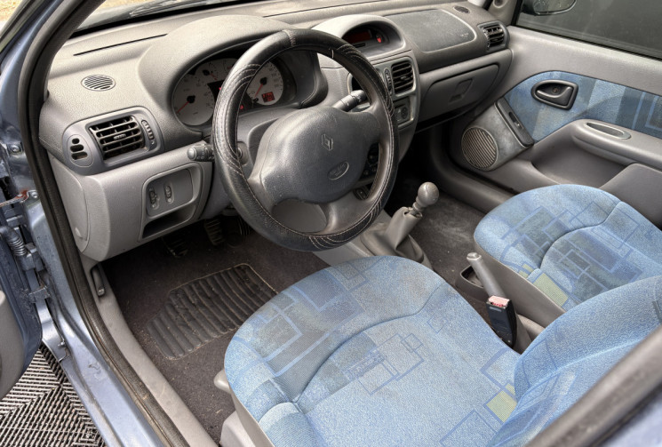 Renault Clio  II 5 Portes 1.4i 16V 98cv