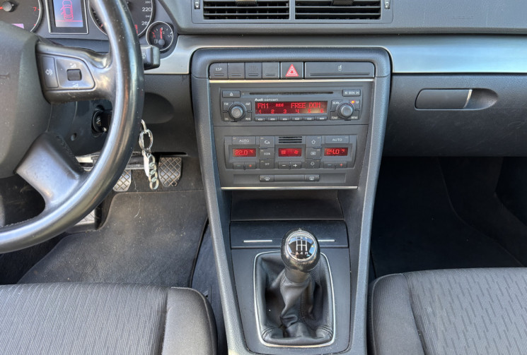 Audi A4 2.0 130 ATTRACTION (première main)