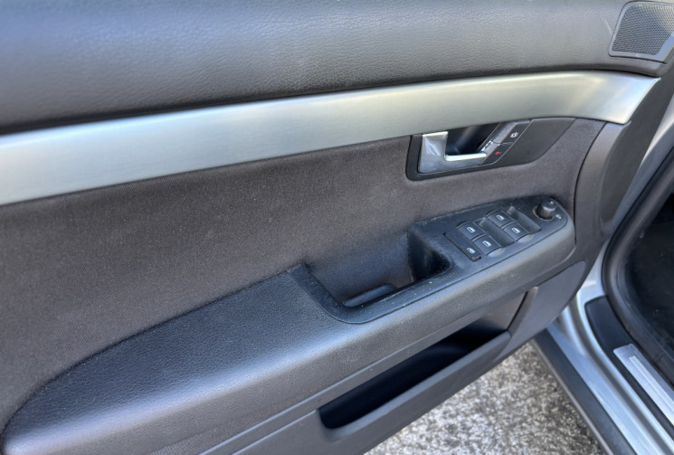 Audi A4 2.0 130 ATTRACTION (première main)