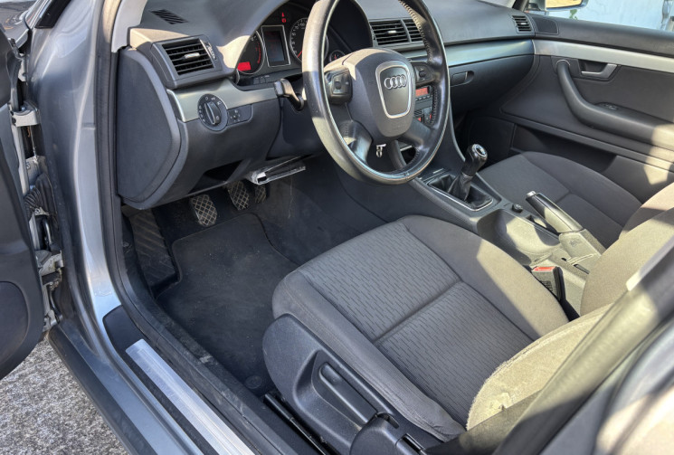 Audi A4 2.0 130 ATTRACTION (première main)