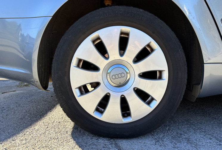 Audi A4 2.0 130 ATTRACTION (première main)