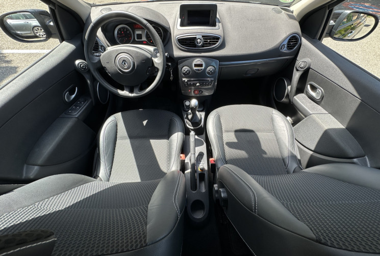 Renault Clio 1.2 16v 100 ch TomTom 5 portes / 1ER MAIN / ENTRETIEN OK / COURROIE OK