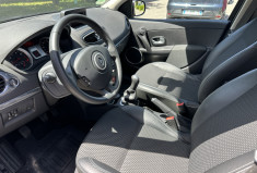 Renault Clio 1.2 16v 100 ch TomTom 5 portes / 1ER MAIN / ENTRETIEN OK / COURROIE OK