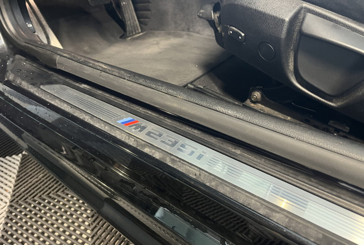 BMW Série 2 Cabriolet M 235 i X DRIVE (F23) / Volant carbone M PERFORMANCE /  CARPLAY / 2 ° MAIN 