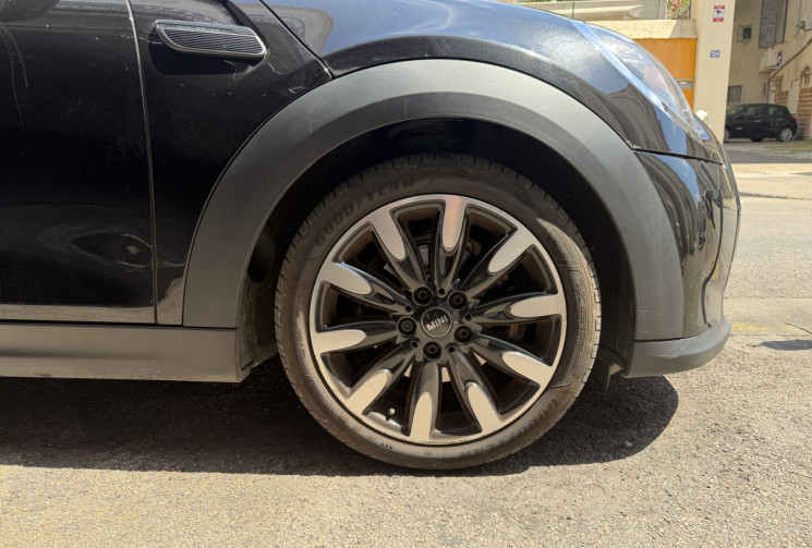 Mini MINI 5 PORTES  3 (F55) 5 Portes LCI Cooper 1.5 i 12V DCT7 136 cv Boîte auto