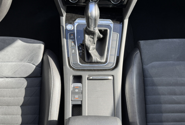 Volkswagen Passat 2.0 BiTDI 240 ch Carat Edition 4Motion DSG7 / Garantie 12m / Historique complet