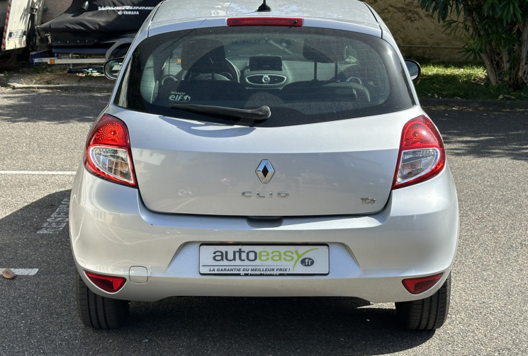 Renault Clio 1.2 16v 100 ch TomTom 5 portes / 1ERE MAIN / ENTRETIEN OK / COURROIE OK