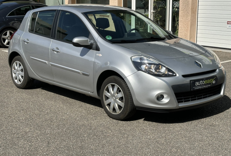 Renault Clio 1.2 16v 100 ch TomTom 5 portes / 1ERE MAIN / ENTRETIEN OK / COURROIE OK