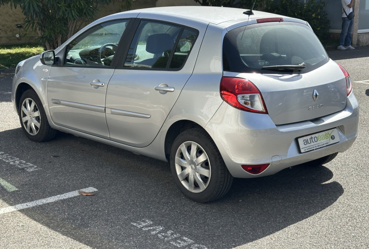 Renault Clio 1.2 16v 100 ch TomTom 5 portes / 1ERE MAIN / ENTRETIEN OK / COURROIE OK