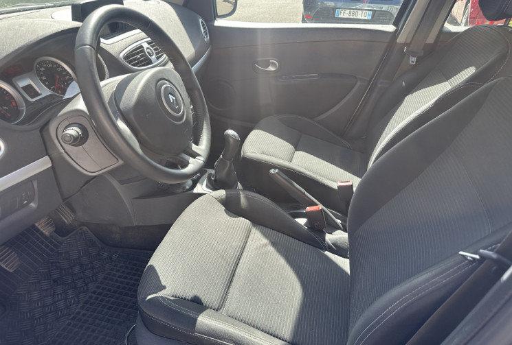 Renault Clio 1.2 16v 100 ch TomTom 5 portes / 1ERE MAIN / ENTRETIEN OK / COURROIE OK