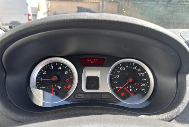 Renault Clio 1.2 16v 100 ch TomTom 5 portes / 1ERE MAIN / ENTRETIEN OK / COURROIE OK