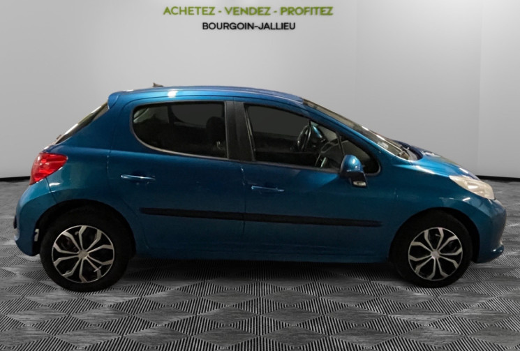 Peugeot 207 1.4i / 88 CH / PREMIÈRE MAIN / TOUT A JOUR