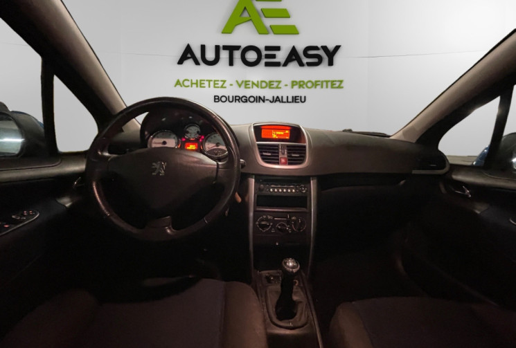 Peugeot 207 1.4i / 88 CH / PREMIÈRE MAIN / TOUT A JOUR
