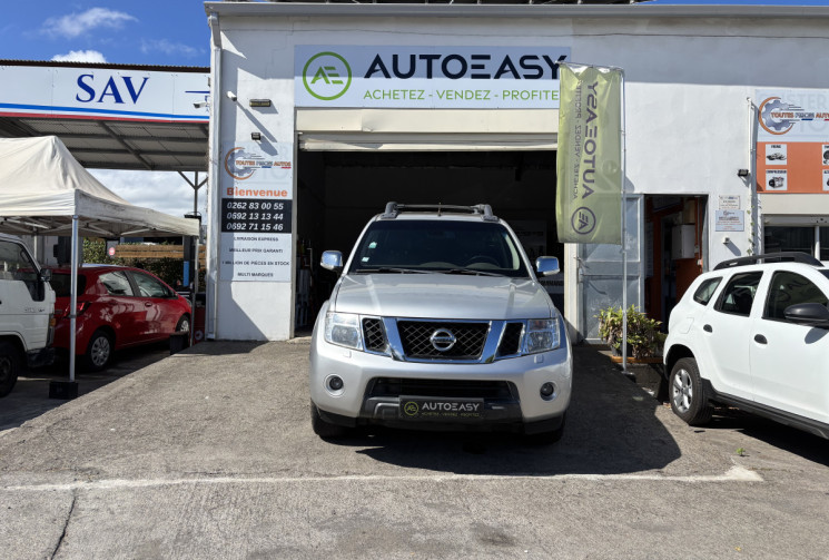 Nissan Navara 3.0 DCI V6 DIESEL 230 DOUBLE-CAB Boite Auto