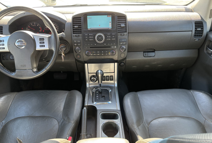 Nissan Navara 3.0 DCI V6 DIESEL 230 DOUBLE-CAB Boite Auto