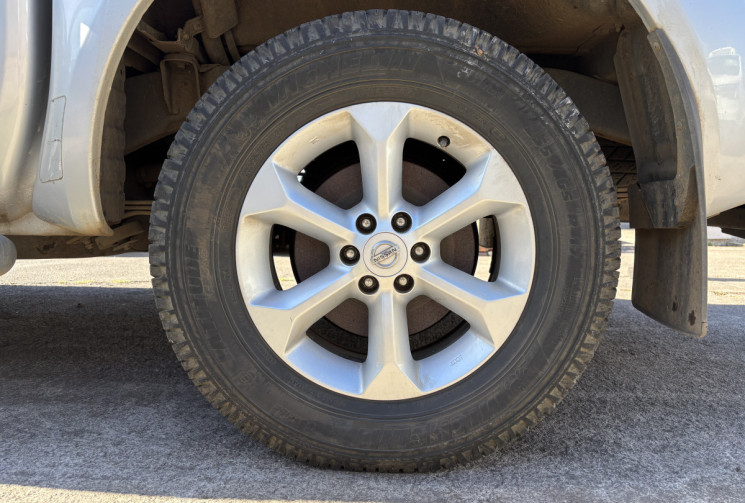 Nissan Navara 3.0 DCI V6 DIESEL 230 DOUBLE-CAB Boite Auto