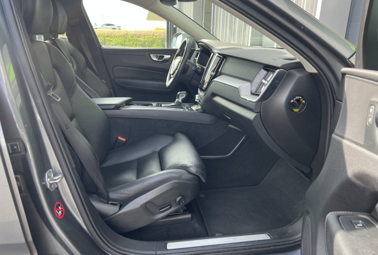 Volvo XC60 2.0 TDi AWD Geartronic8 235 cv / Attelage