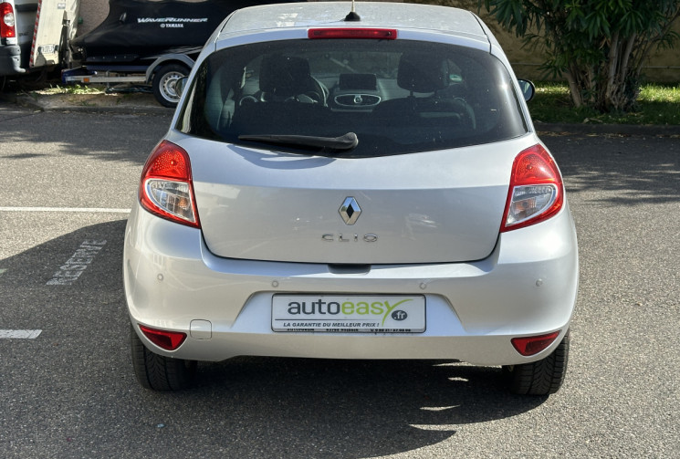 Renault Clio 1.2 16v 100 ch Dynamique 5 portes / ENTRETIEN OK / COURROIE OK