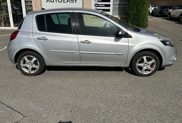 Renault Clio 1.2 16v 100 ch Dynamique 5 portes / ENTRETIEN OK / COURROIE OK