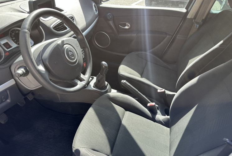 Renault Clio 1.2 16v 100 ch Dynamique 5 portes / ENTRETIEN OK / COURROIE OK